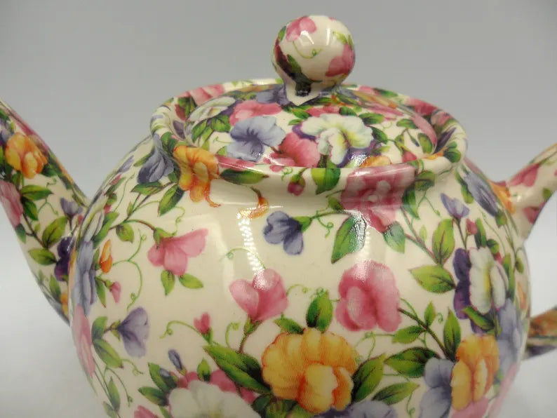 2 Cup Teapot in Ditsy Sweet Pea Design