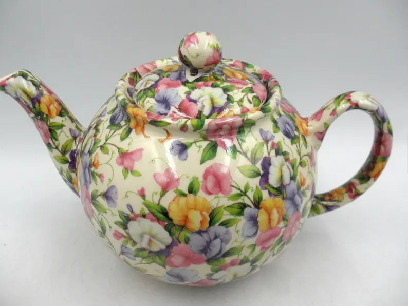 2 Cup Teapot in Ditsy Sweet Pea Design